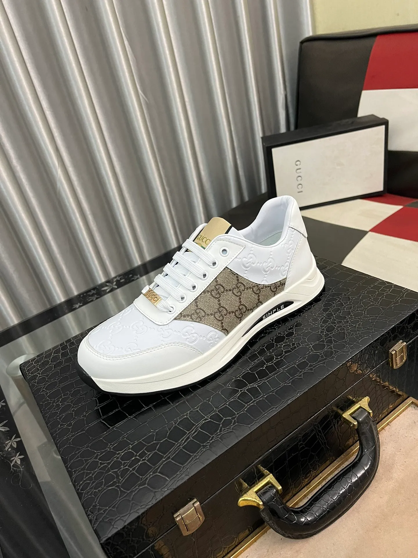 Men's Men's Shoes 💰420 ⌚️⌚️[GUCCI] Gucci men's casual shoes are absolutely popular 🔥The ultimate matching item for trendy men! Irresistible charm of super texture, the main recommendation, the upper is made of high-quality cowhide + breathable fabric, sheepskin feet, wear-resistant rubber sole, noble and elegant! Extremely comfortable🎁🎁You can be as handsome as you want💪 Size: 38-44!